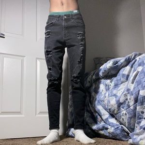 ripped skinny jeans (PRICE CAN BE NEGOTIATED*)